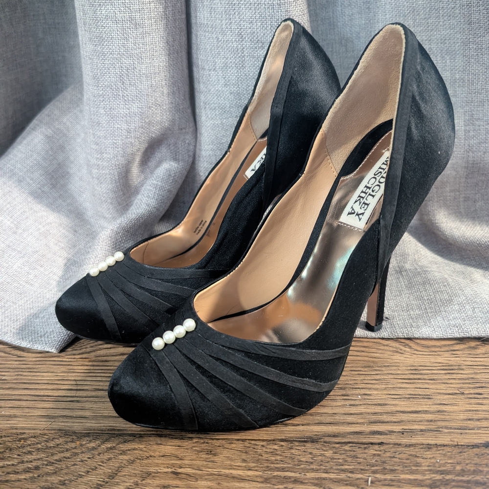 Badgley Mischka Black Heels with Pearl Detail